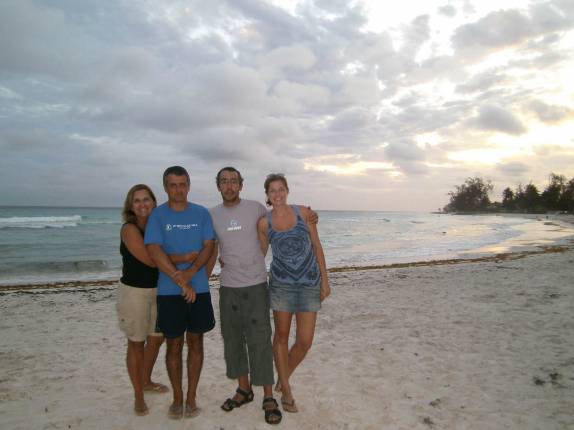 Encontro com o casal brasileiro Rosa e Rogério, em Carlisle Bay, sul de Bridgtown, capital de Barbados